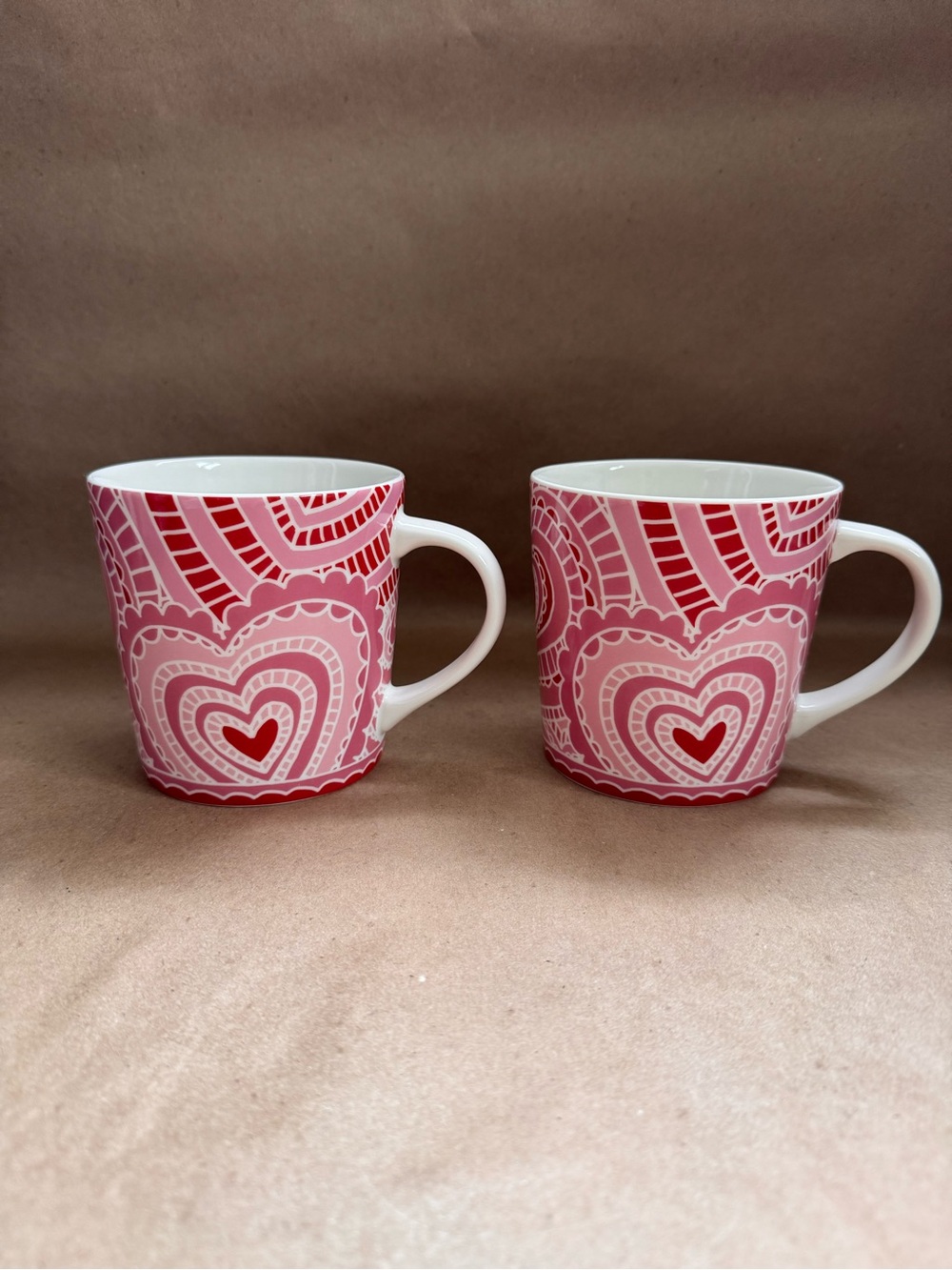 Set of 2 Starbucks 2005 Paper Hearts Valentine’s Day Mugs. 16 fl oz.